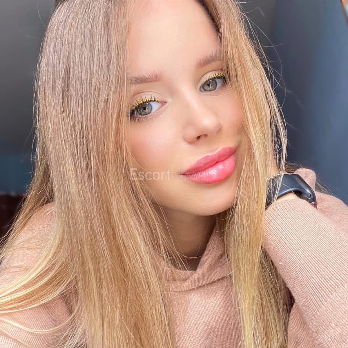 1200_1200_b8992ea0426759116970b1f8dbdaea1a_big