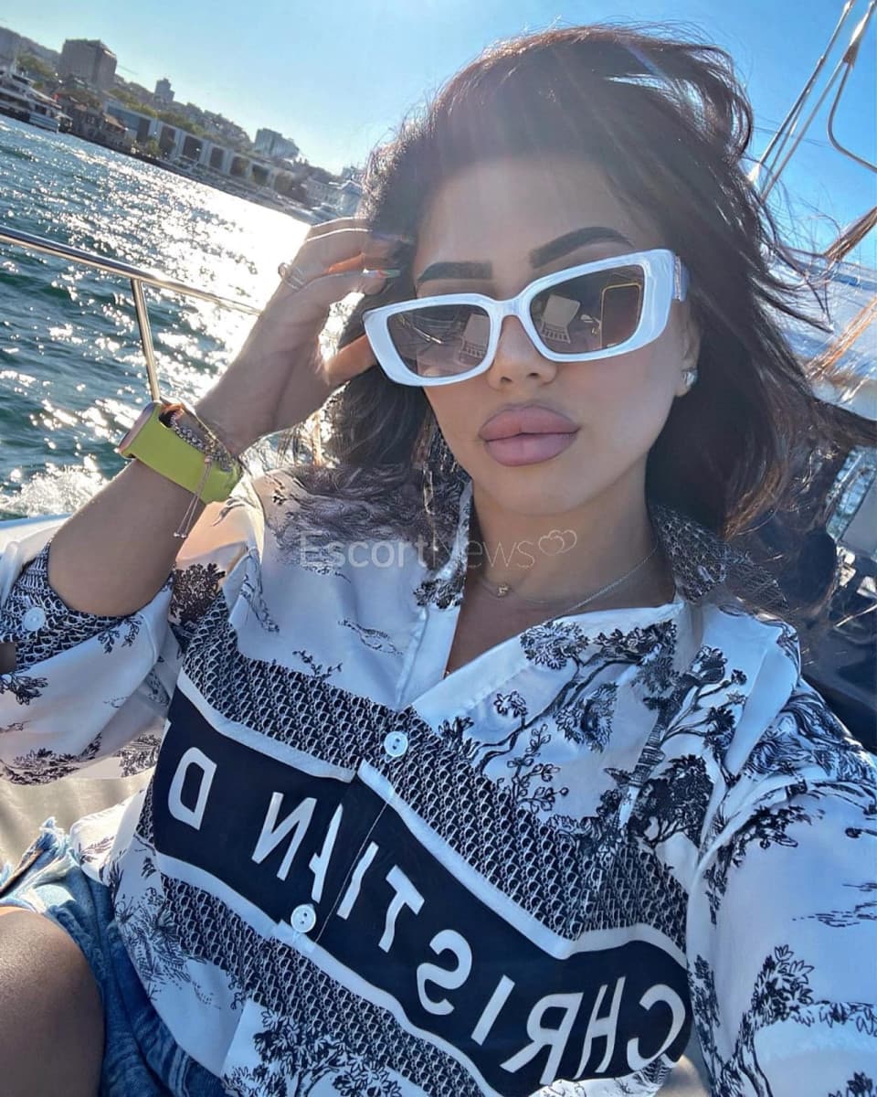 1200_1200_fcbb0006058d474e4ae4365dcbd81b4e_big